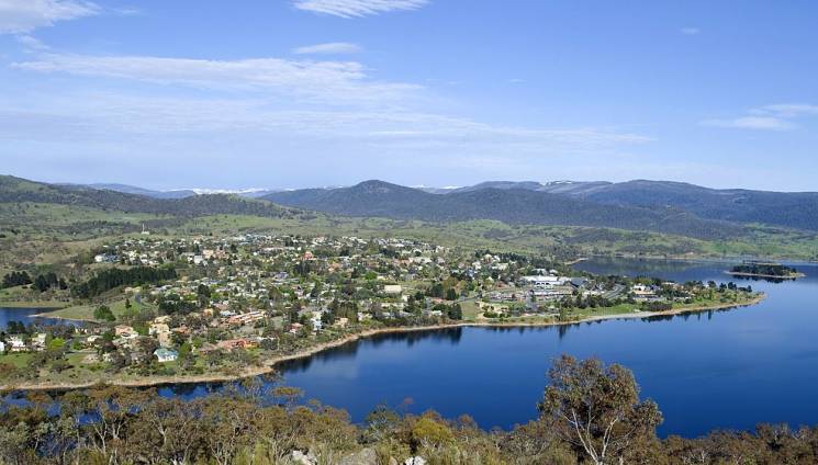 2104_5photo_no4_lake_jindabyne.jpg